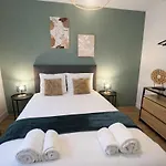 Grand - Wifi -parking - Tramway 1 Min Apartment *