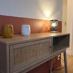 Grand - Wifi -parking - Tramway 1 Min Apartment